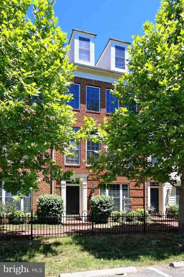 478 Ferdinand Day Dr - Photo 3 of 50