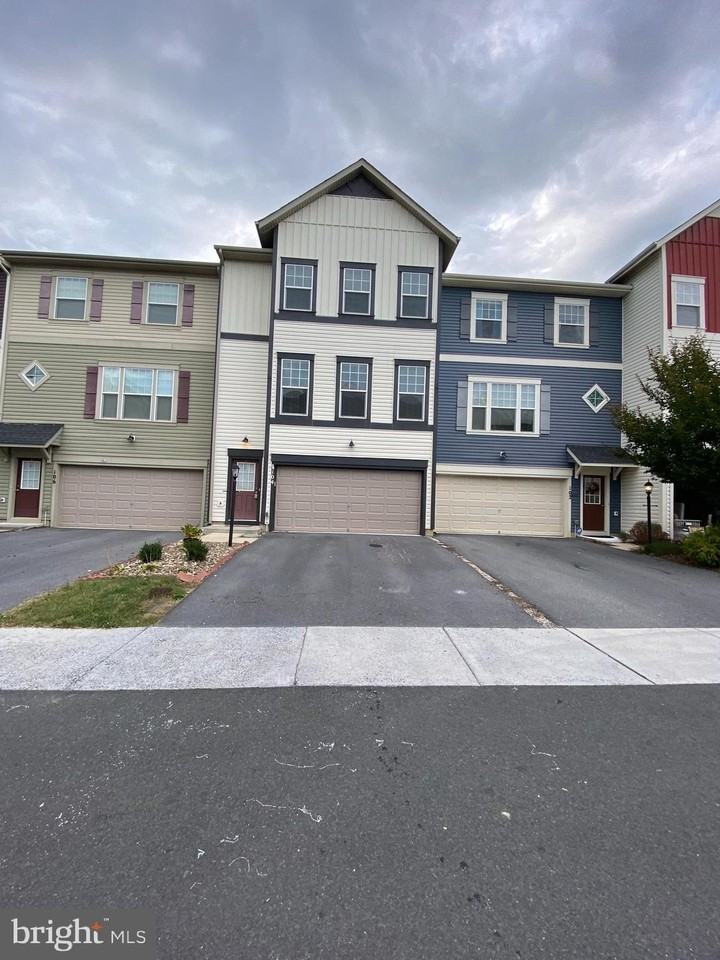 104 Gretchen Ct - Photo 2 of 40