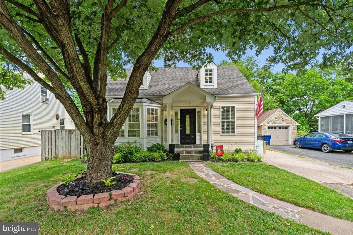 2819 Summerfield Rd - Photo 4 of 36