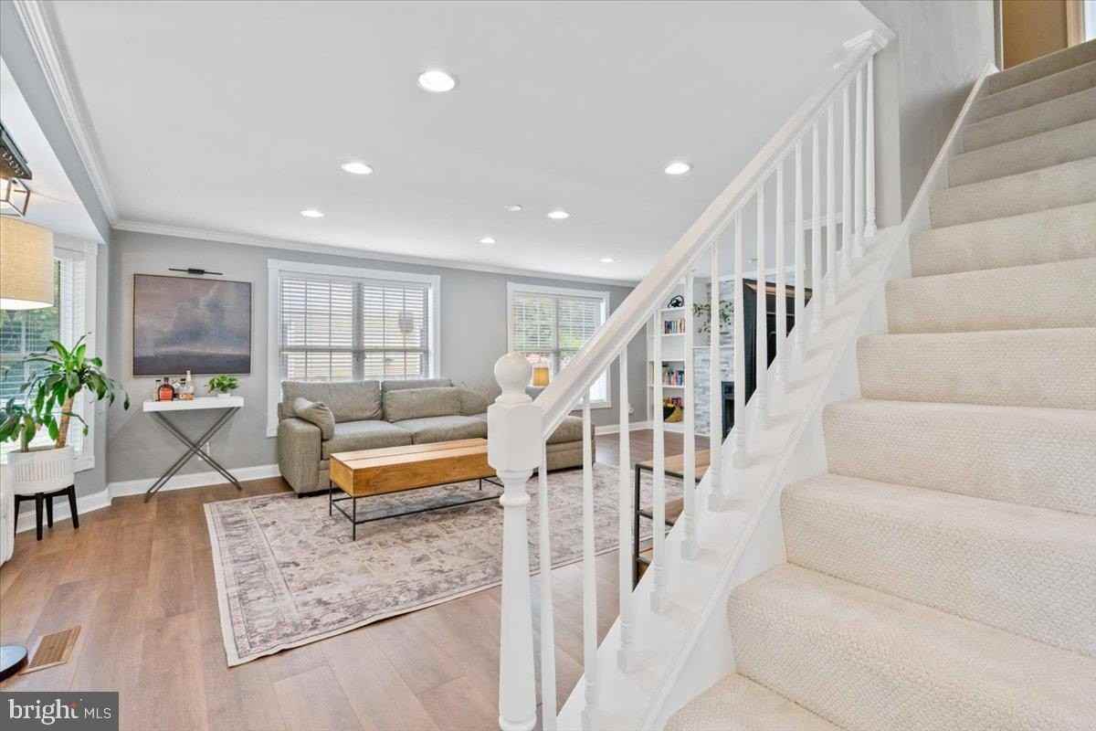 2819 Summerfield Rd - Photo 5 of 36