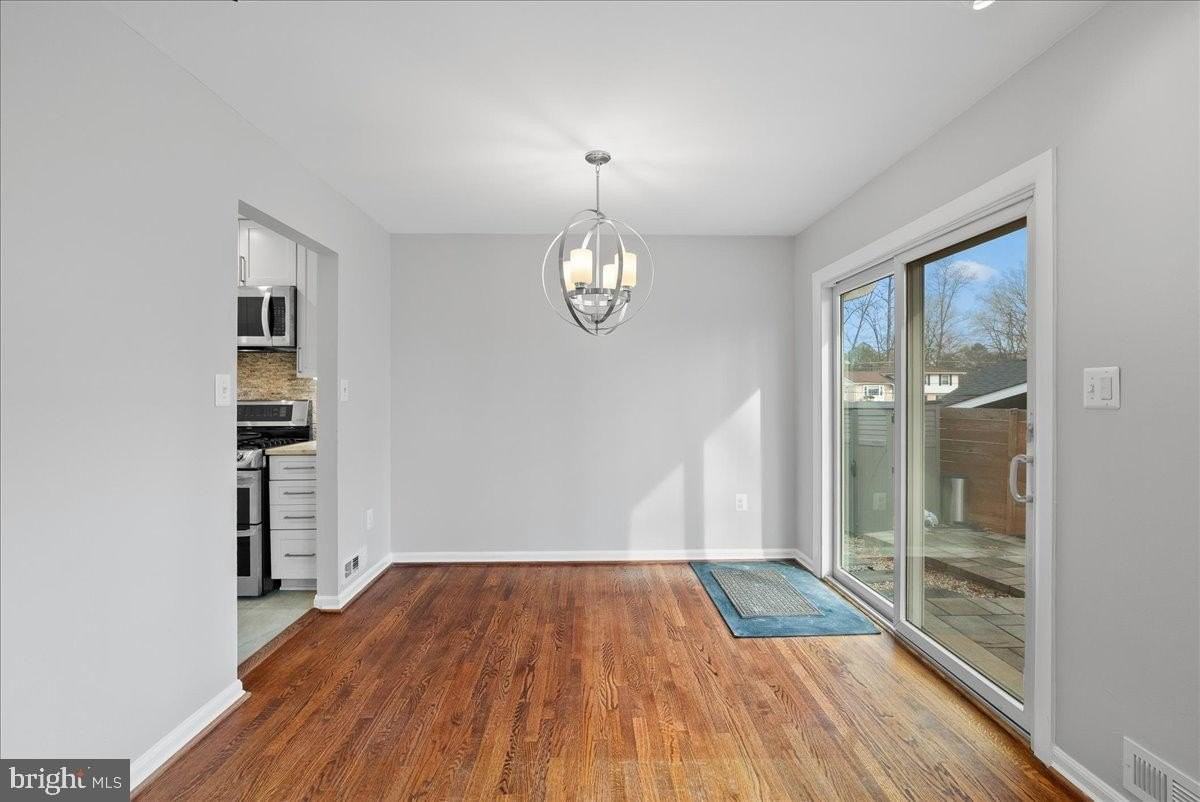 7845 Brompton St - Photo 6 of 32