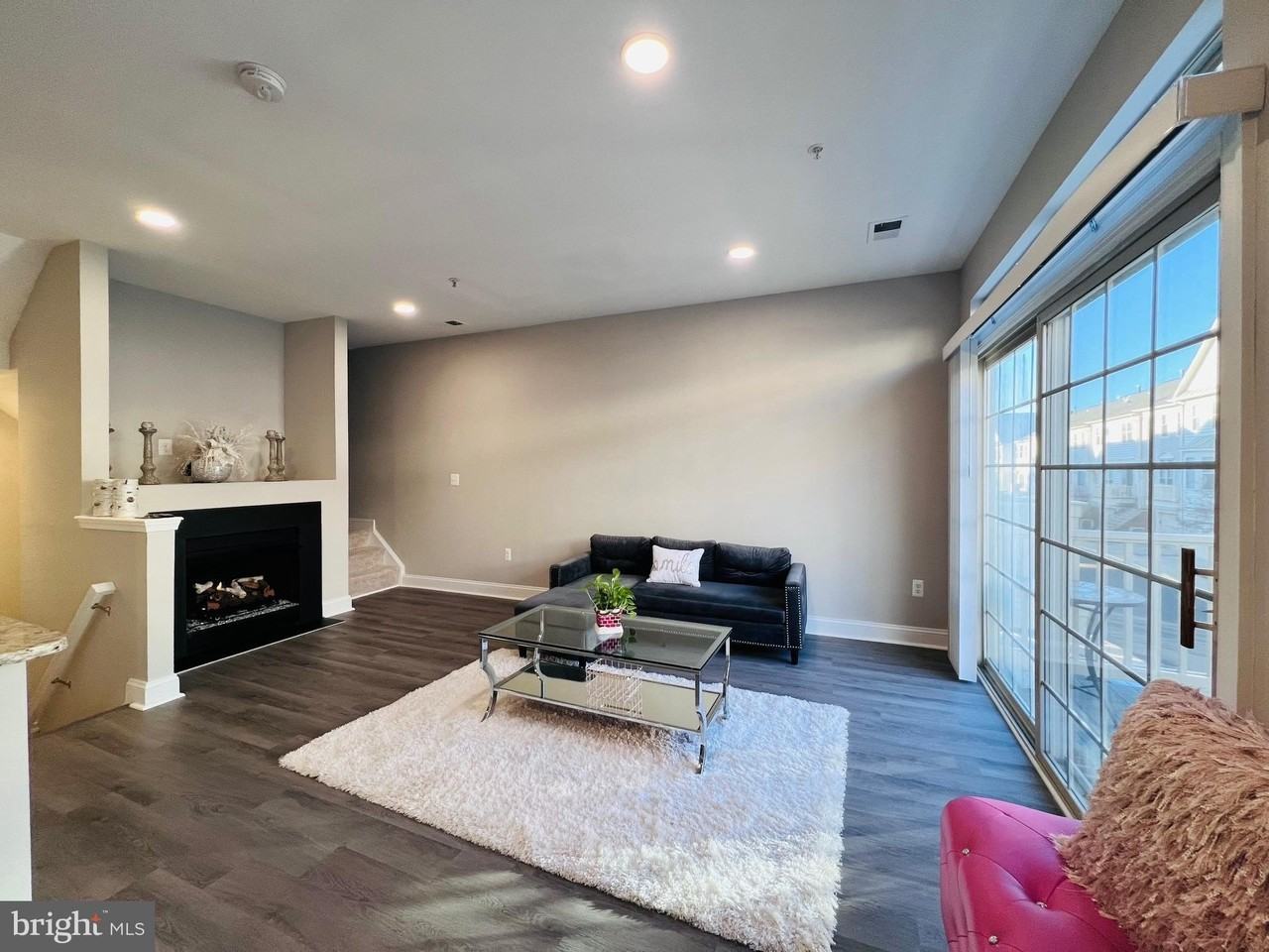 46375 Pryor Sq - Photo 7 of 24