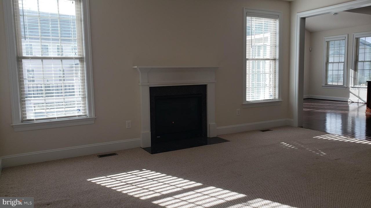 42159 Tecumseh Hills Dr - Photo 7 of 17