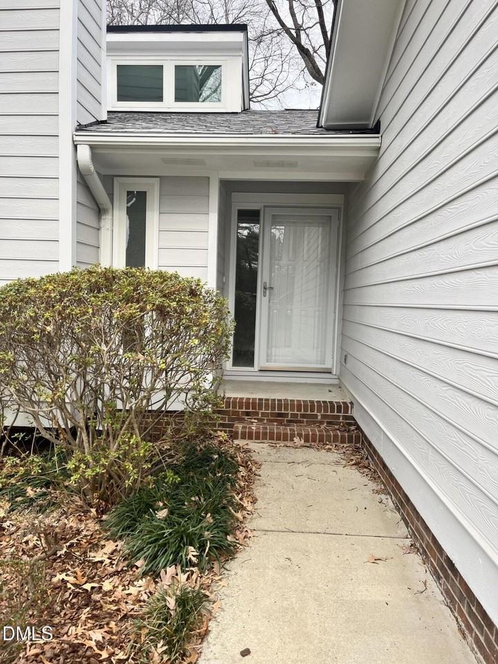 303 Mayodan Dr - Photo 2 of 12