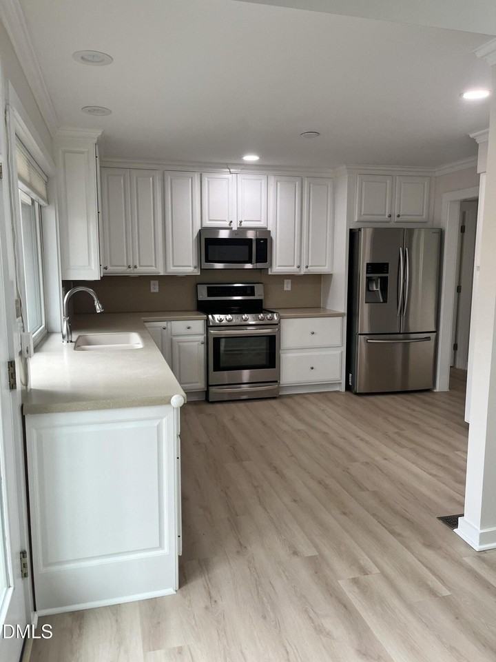 303 Mayodan Dr - Photo 3 of 12