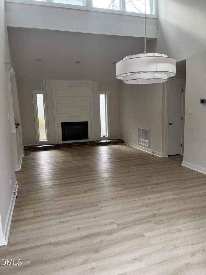 303 Mayodan Dr - Photo 4 of 12