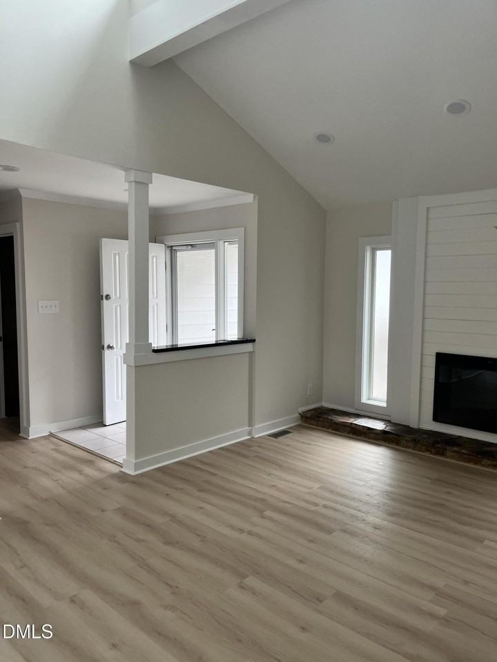 303 Mayodan Dr - Photo 5 of 12