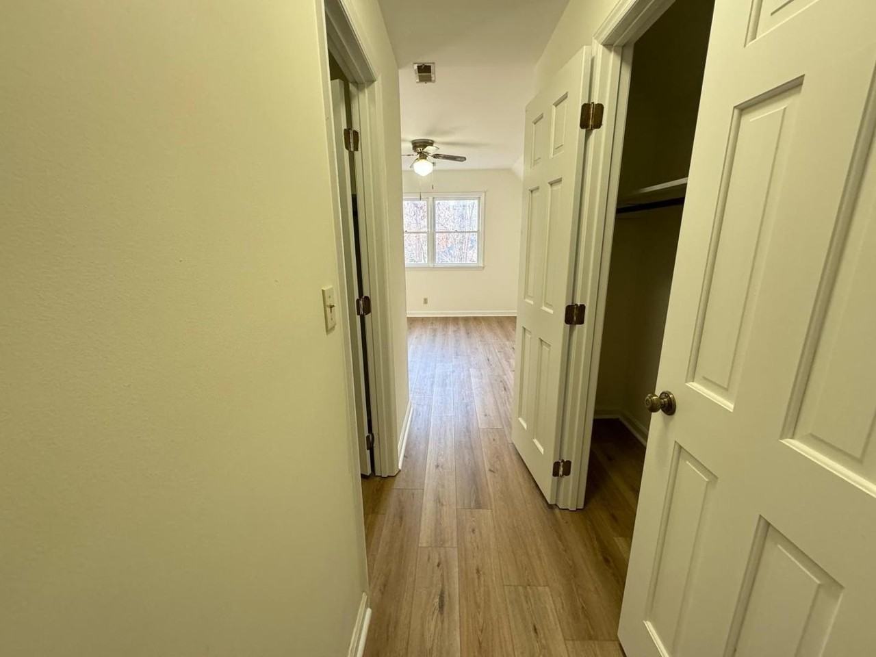 1043 Shadywood Ln - Photo 5 of 17