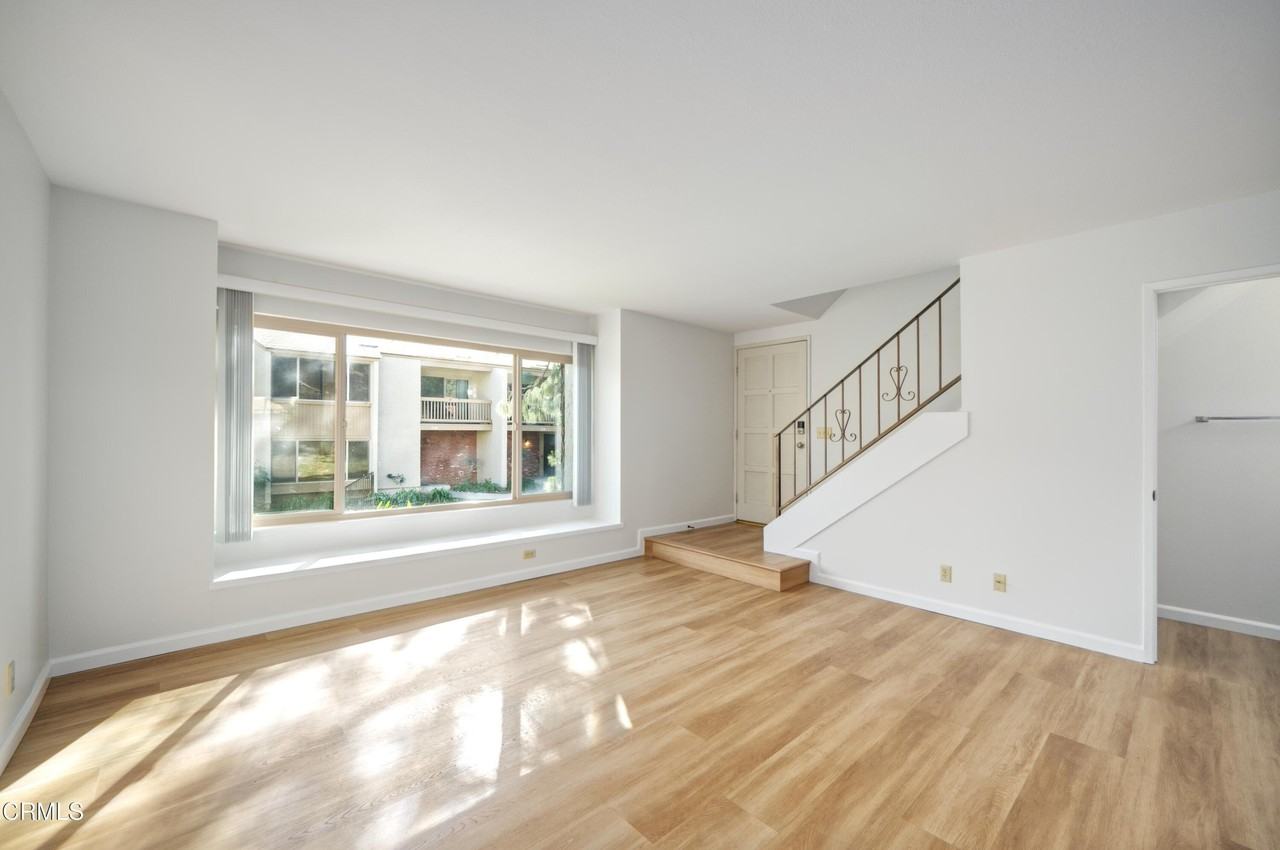 1534 Eland Ln - Photo 3 of 16