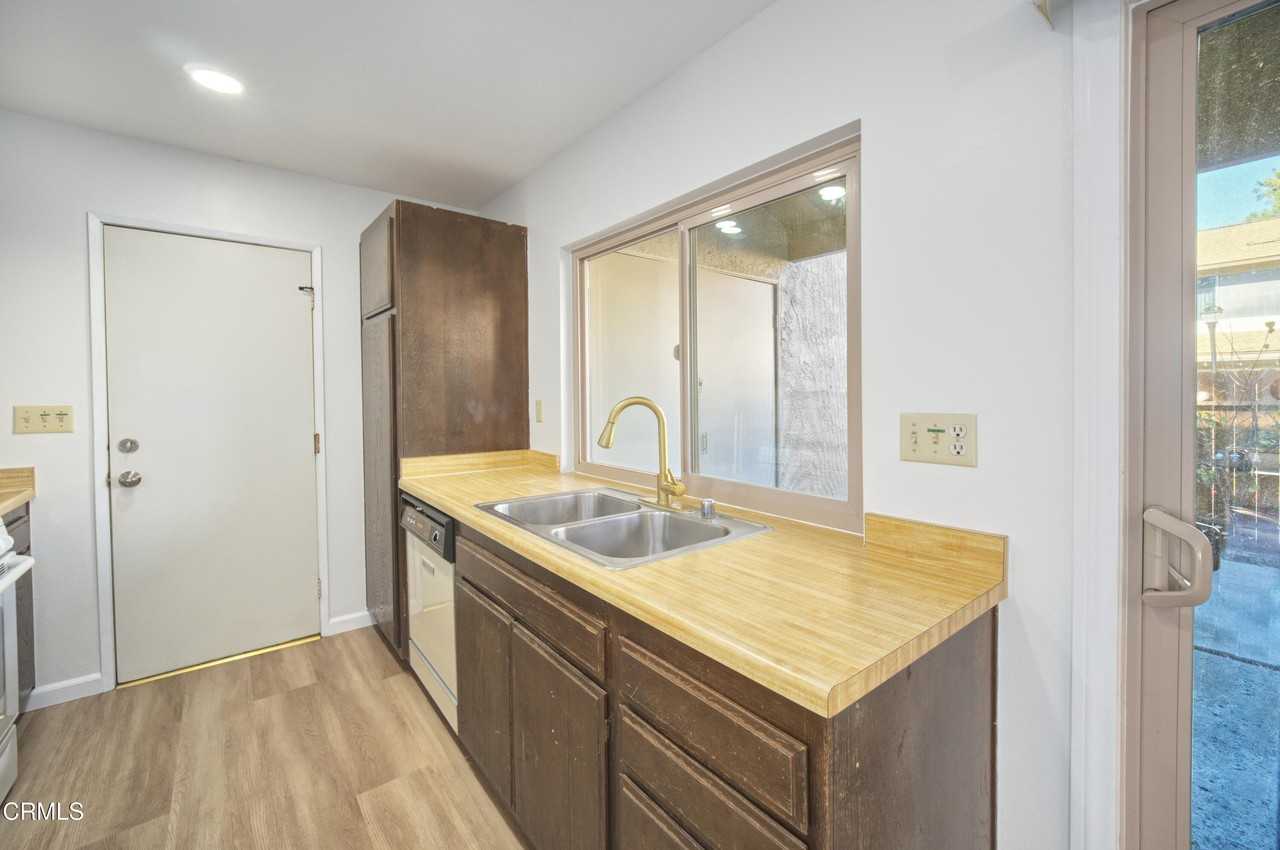 1534 Eland Ln - Photo 6 of 16