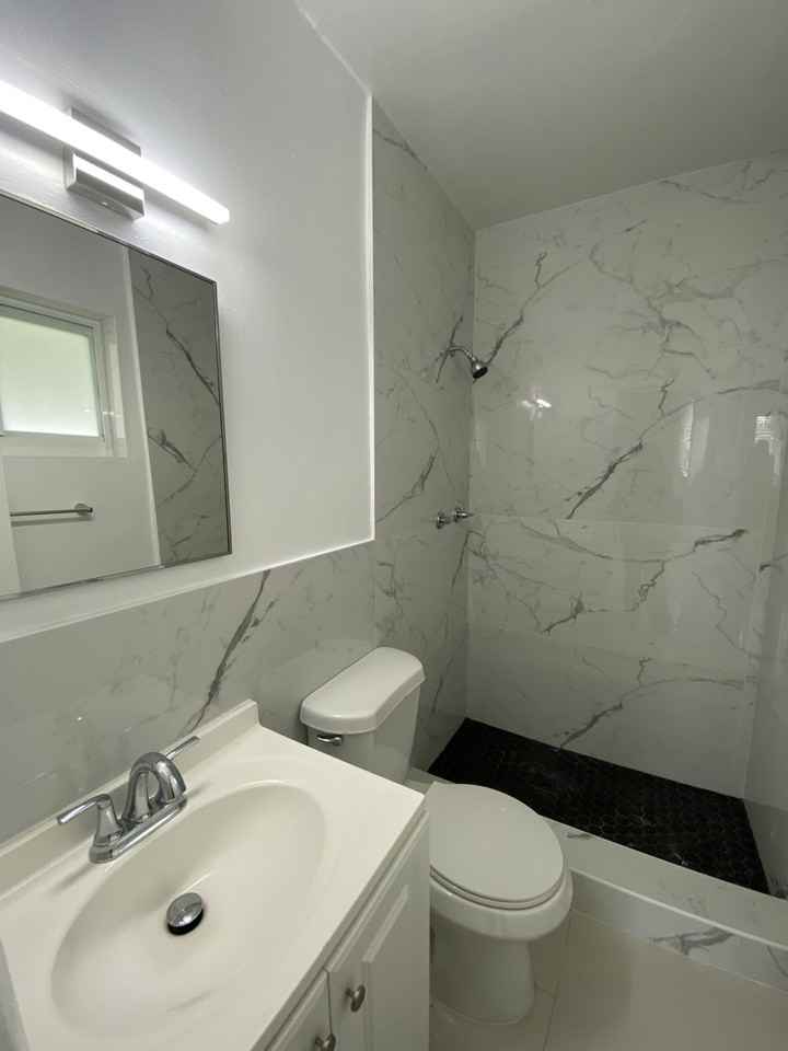 299 Ne 112th St - Photo 6 of 8