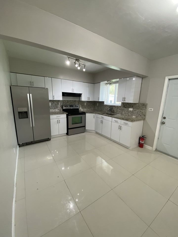 299 Ne 112th St - Photo 7 of 8