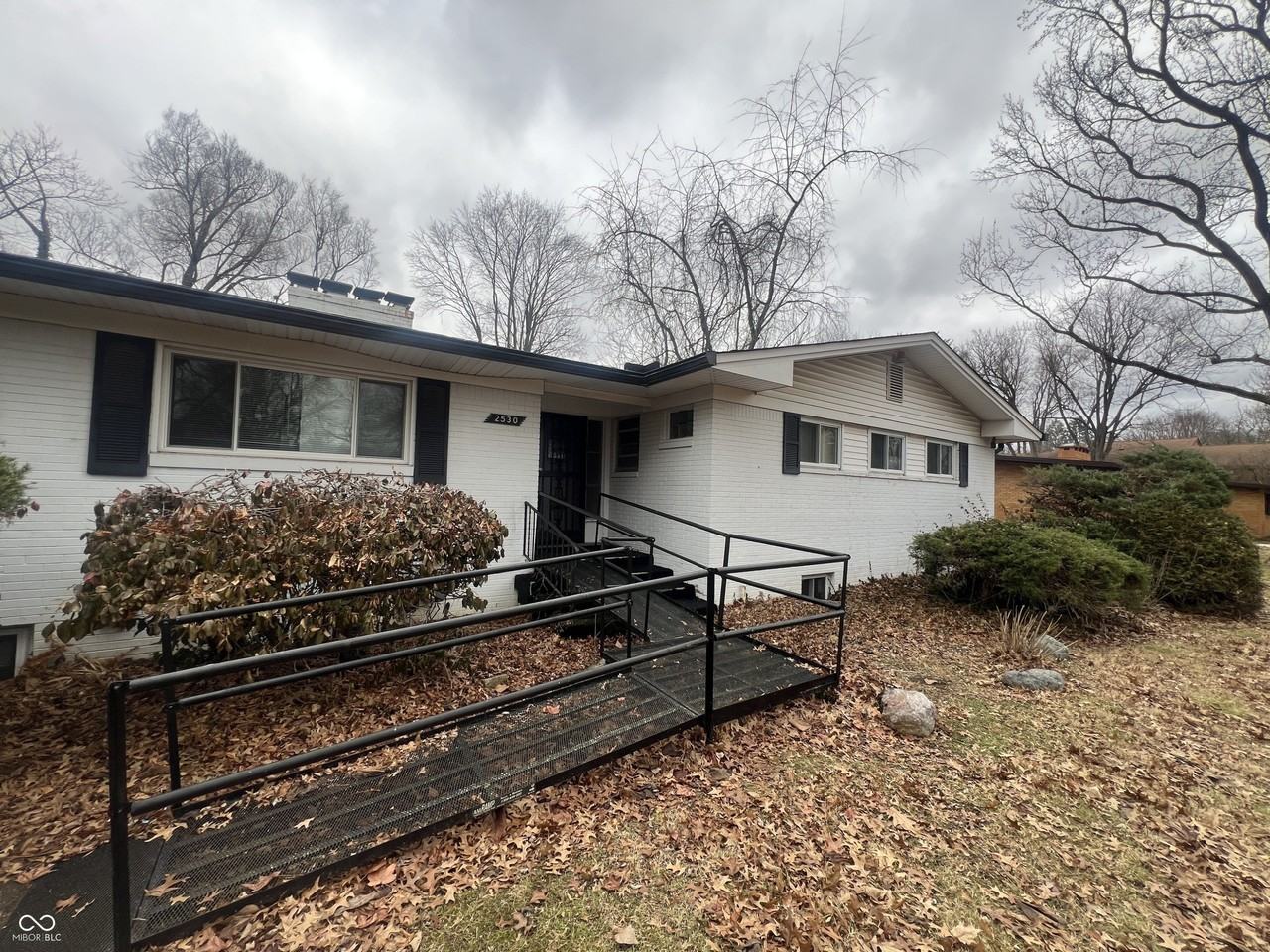 2530 W 44th St - Photo 2 of 28