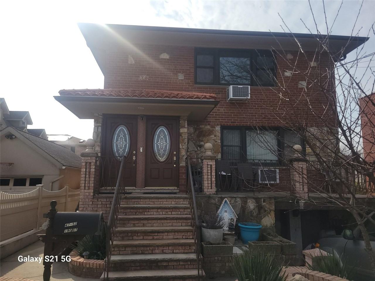 4752 190th St - Photo 2 of 28