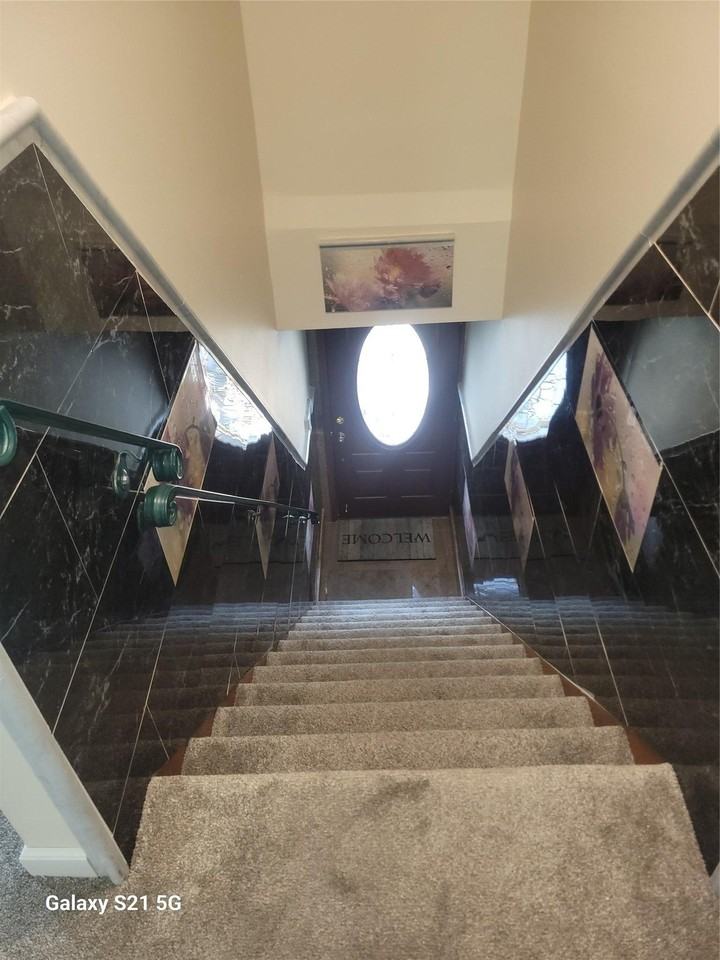 4752 190th St - Photo 3 of 28