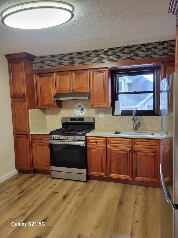 4752 190th St - Photo 6 of 28