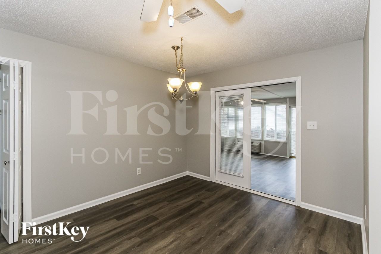 2004 Plantation Pkwy - Photo 5 of 19