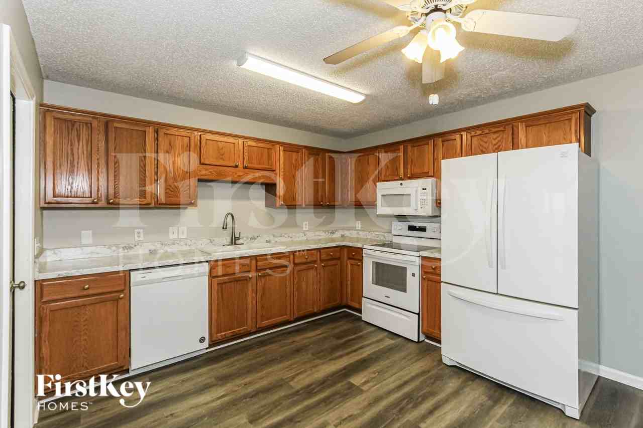 2004 Plantation Pkwy - Photo 7 of 19