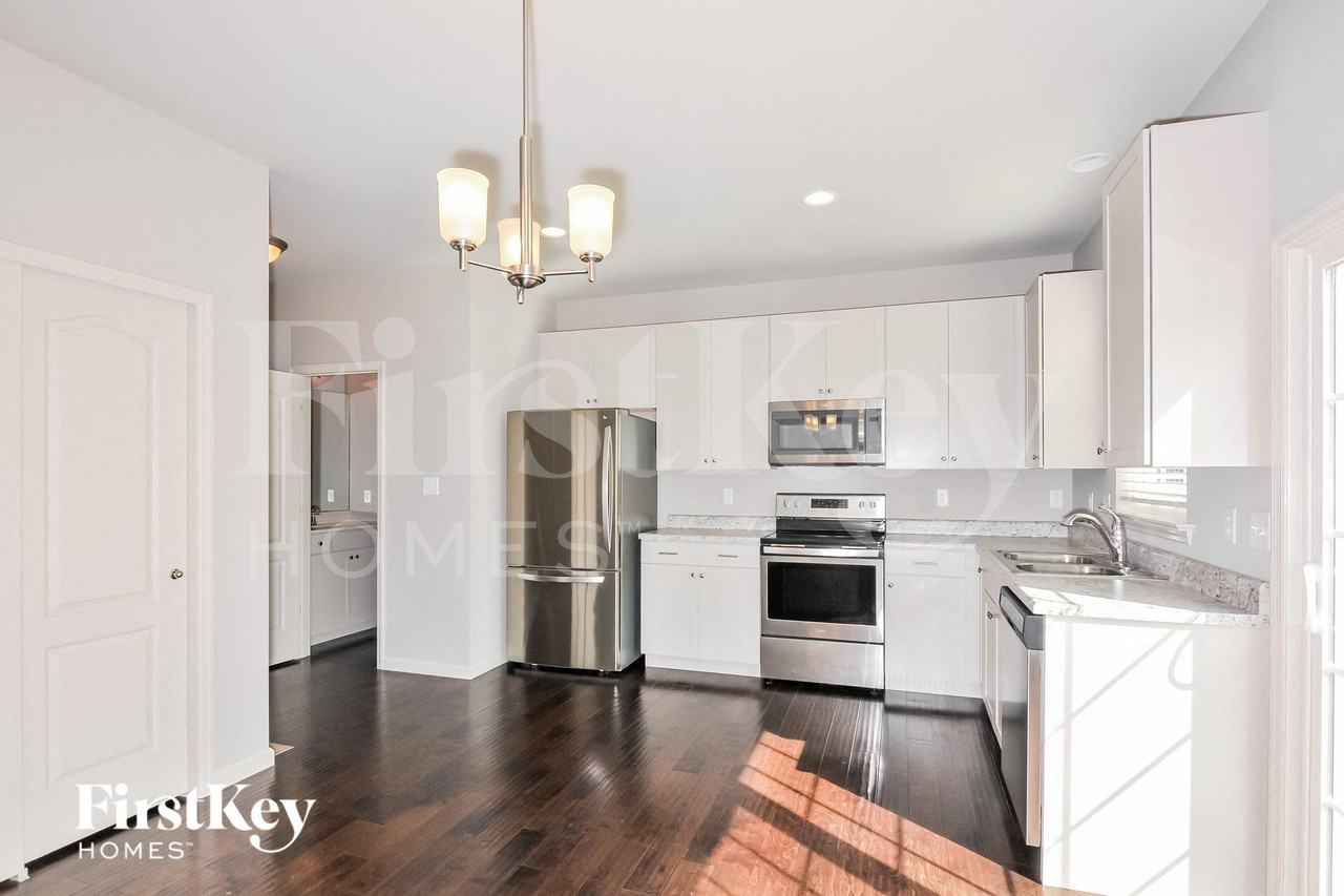 106 Katiemist Dr - Photo 5 of 15