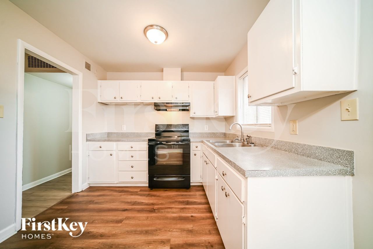 342 Roxbury Dr - Photo 6 of 19