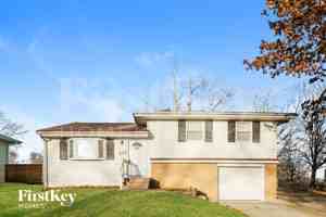 featured image of 7912 Ne 54th St