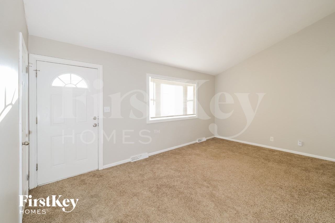 7912 Ne 54th St - Photo 2 of 19