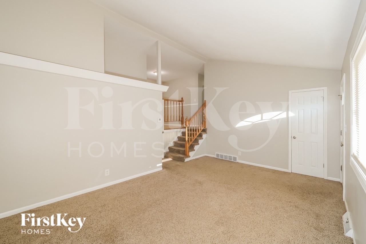 7912 Ne 54th St - Photo 5 of 19