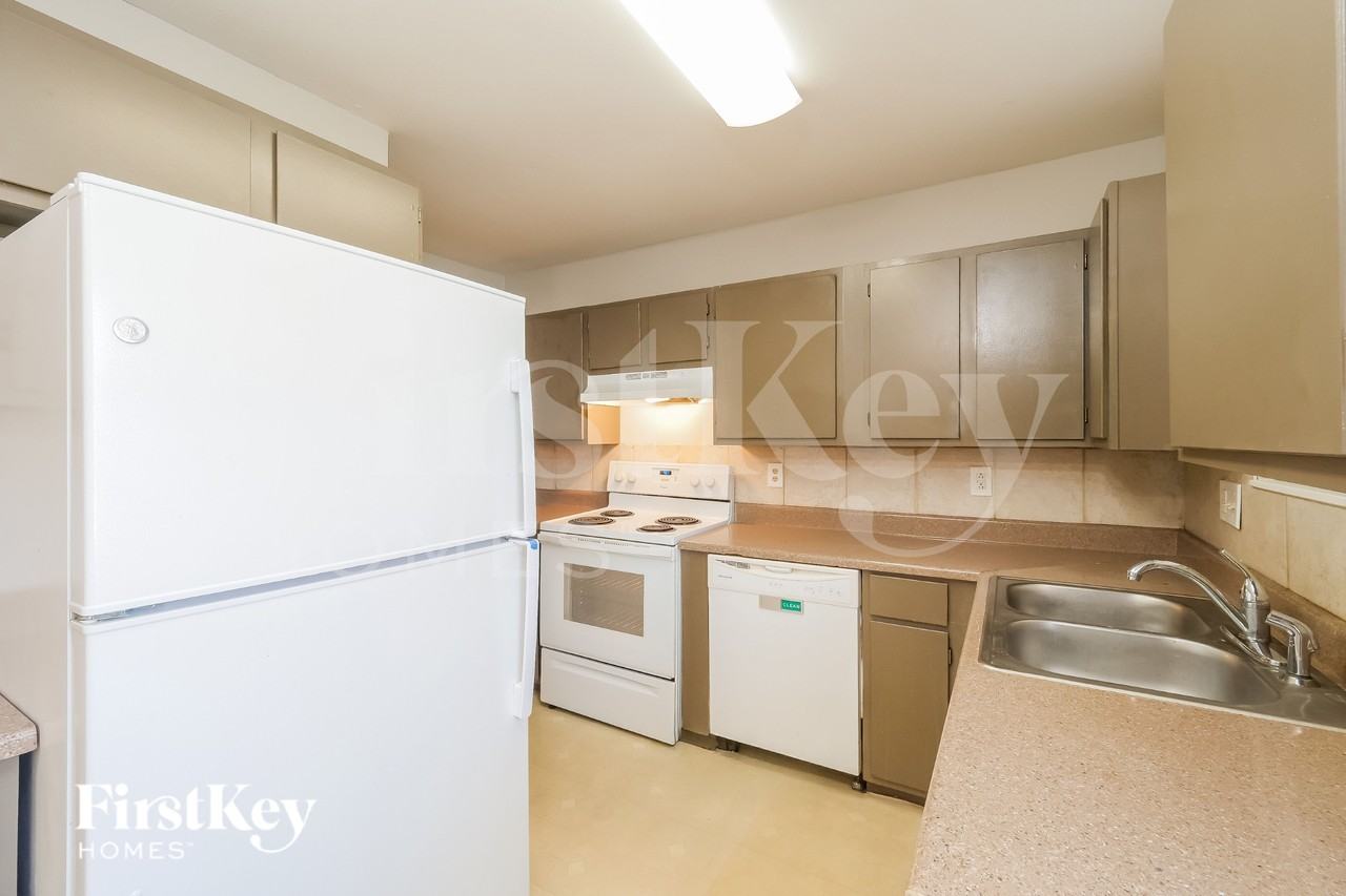 7912 Ne 54th St - Photo 7 of 19