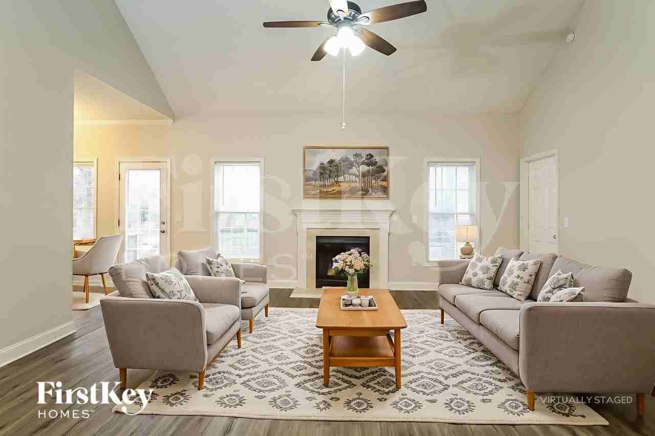 2215 Charles Towne Ct - Photo 4 of 19