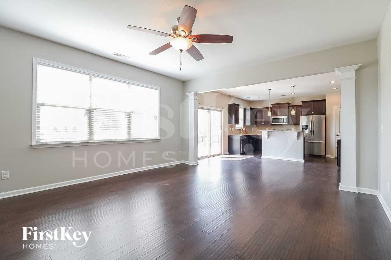 159 Castello Way - Photo 3 of 15