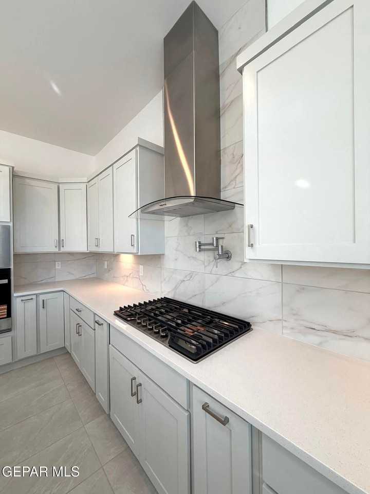 13912 Garforth Avenue Avenue - Photo 5 of 26