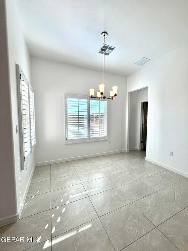 13912 Garforth Avenue Avenue - Photo 6 of 26