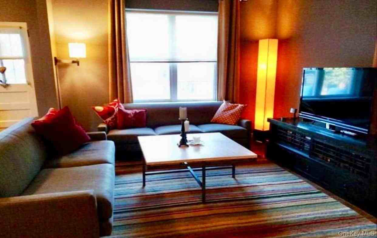 462 W Chester St - Photo 2 of 13