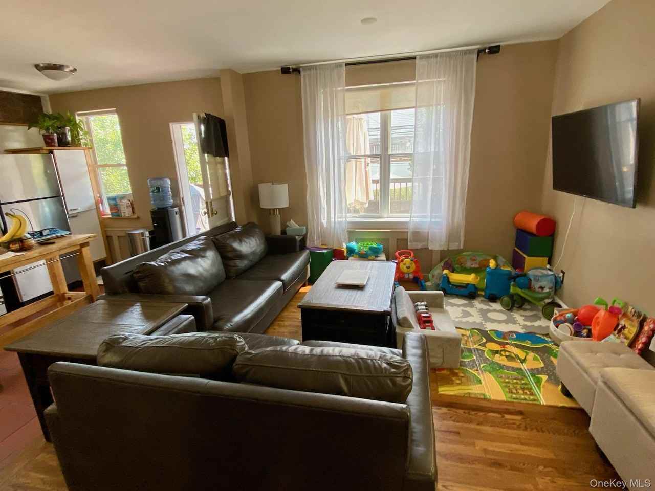 462 W Chester St - Photo 3 of 13