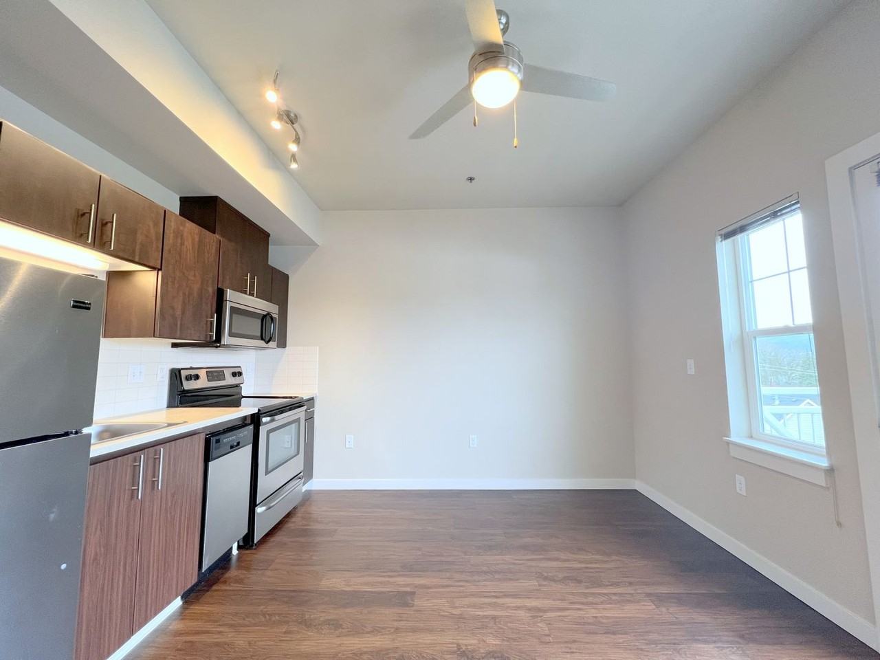 MORRISON 16 APARTMENTS (MOR16) - Photo 2 of 18