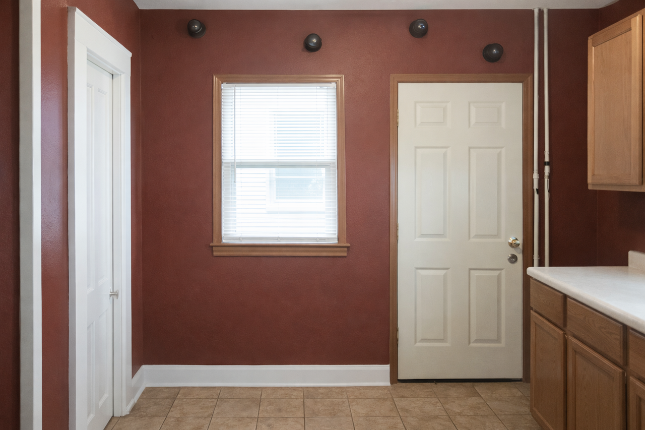 1221 8th St Se ## 23 - Photo 2 of 22