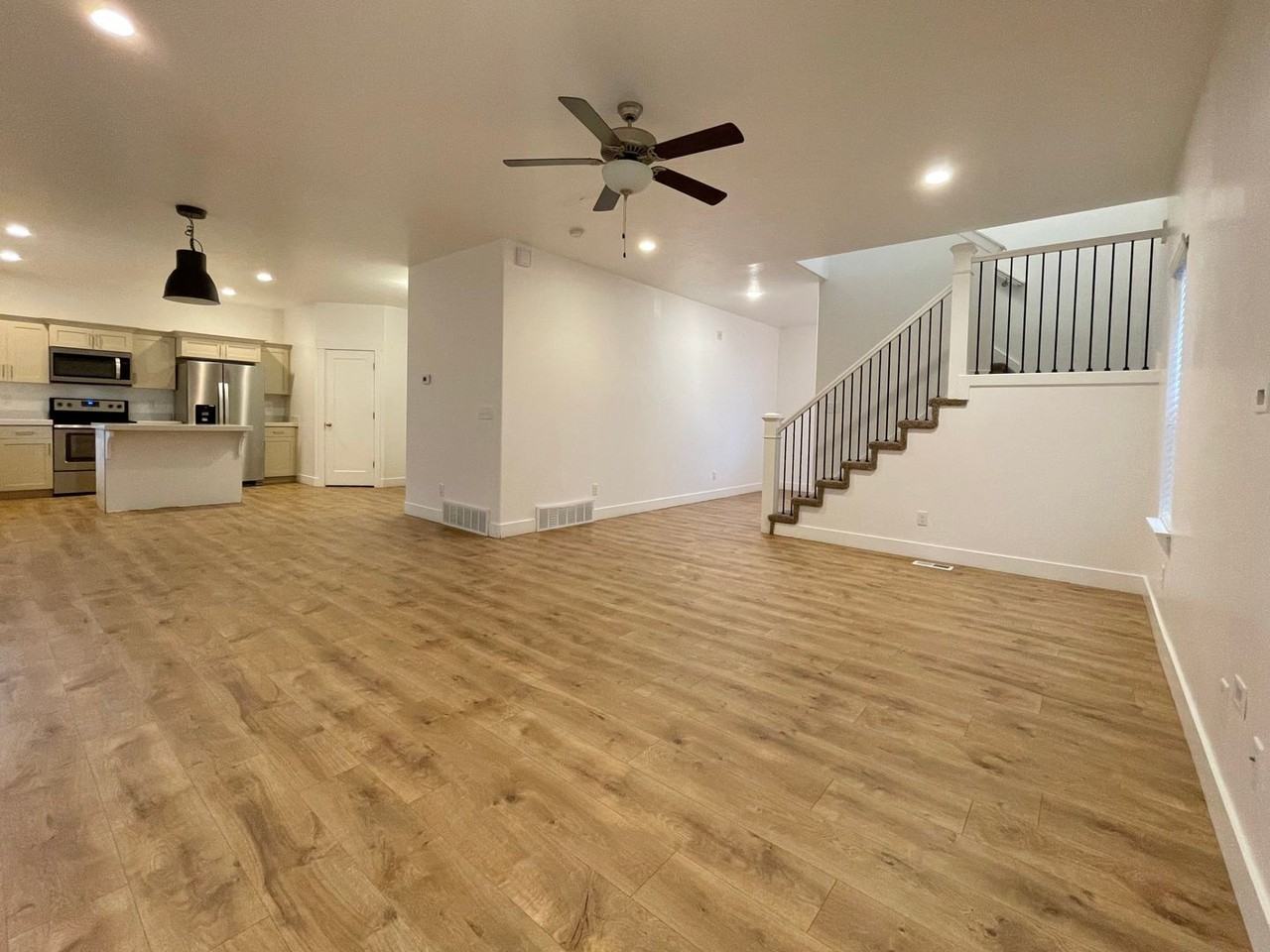 836 E 340 S - Photo 5 of 31