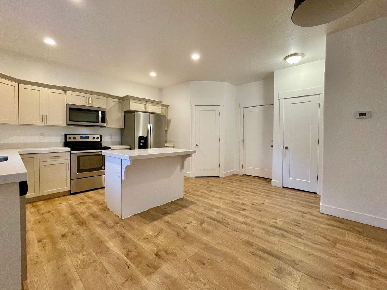 836 E 340 S - Photo 6 of 31