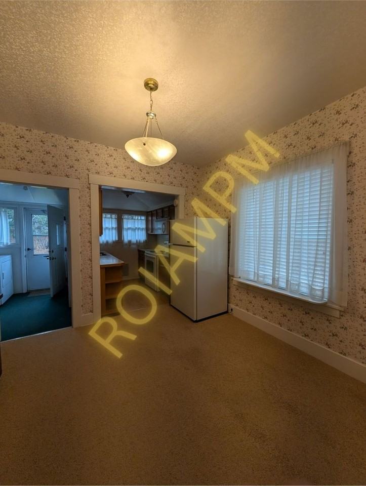 1410 Maple Ave - Photo 3 of 8