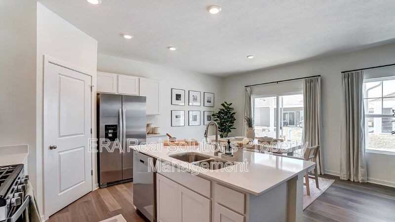 406 Emily Dr - Photo 5 of 30