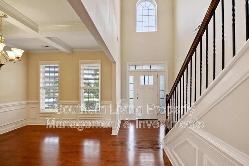 9019 Inverness Bay Rd - Photo 3 of 30