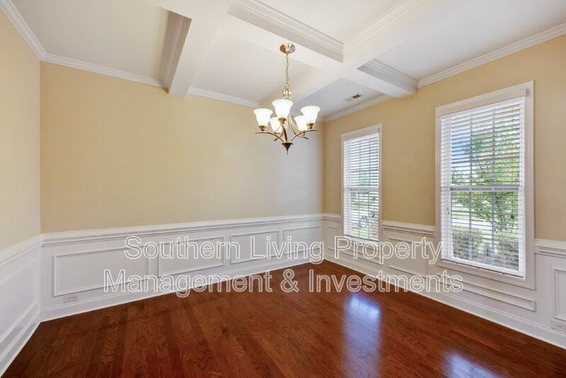 9019 Inverness Bay Rd - Photo 4 of 30