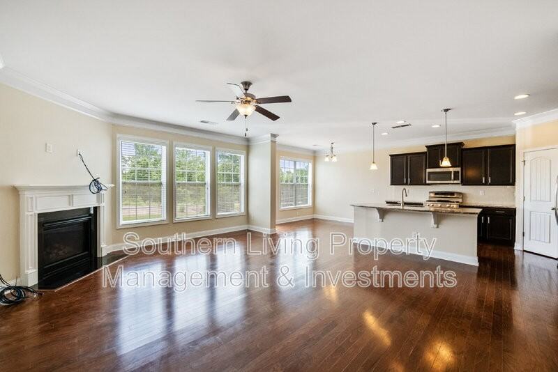 9019 Inverness Bay Rd - Photo 6 of 30