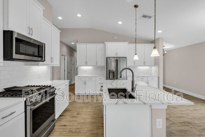 12468 Oak Hill Way - Photo 3 of 39