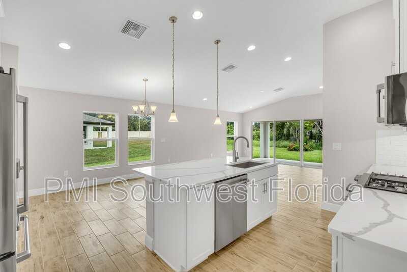 12468 Oak Hill Way - Photo 6 of 39