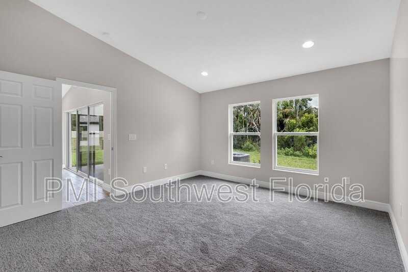 12468 Oak Hill Way - Photo 7 of 39