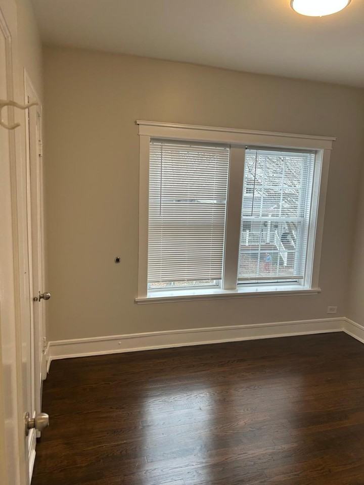 2456 W Cuyler Ave #2 - Photo 3 of 14