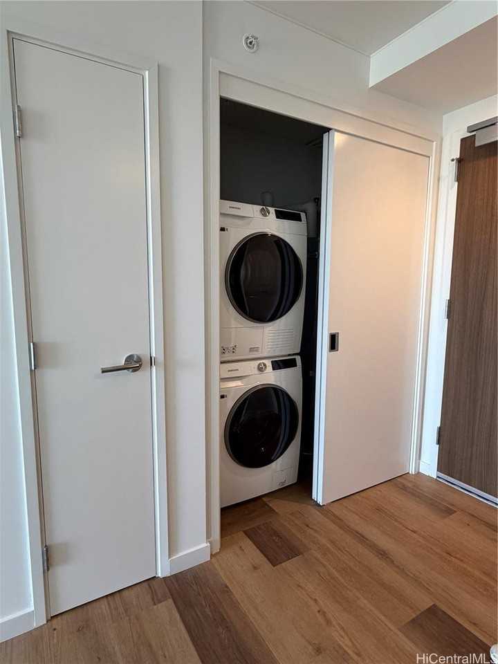 1515 Liona St #2516 - Photo 3 of 18