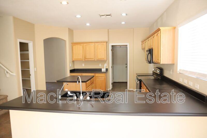 9465 E Lompoc Ave - Photo 5 of 20