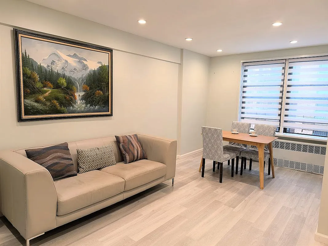 13705 Franklin Ave - Photo 2 of 12